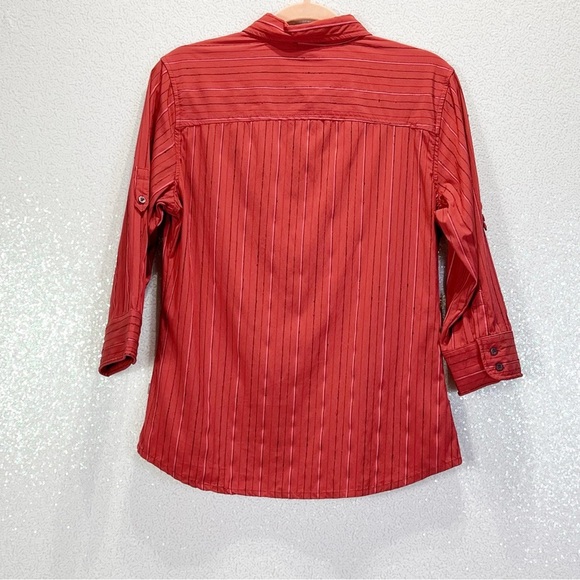 The North Face Women’s shirt size medium - Picture 4 of 11